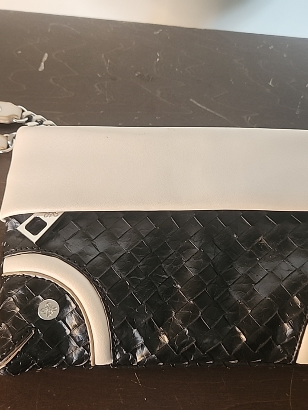 Vera Wang Woven Black and Cream Wristlet/Wallet/Everyday Bag